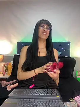 valentinabaez online show from 9, 10, 2025