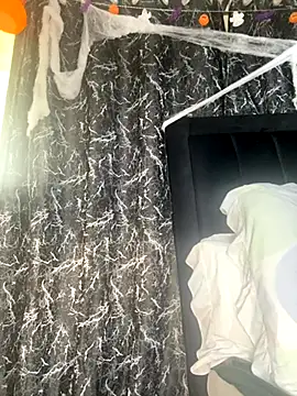 Snapshot of Sexy_barb2 chatting on 24, 10, 2025 Sexy barb2 online show from 24, 10, 2025