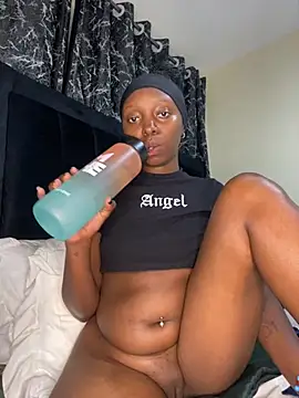 Snapshot of Sexy_barb2 chatting on 2, 11, 2025 Sexy barb2 online show from 2, 11, 2025