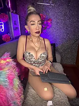 Snapshot of EvelinaGrey chatting on 22, 1, 2025 EvelinaGrey online show from 22, 1, 2025