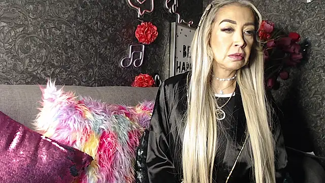 Snapshot of EvelinaGrey chatting on 27, 1, 2025 EvelinaGrey online show from 27, 1, 2025