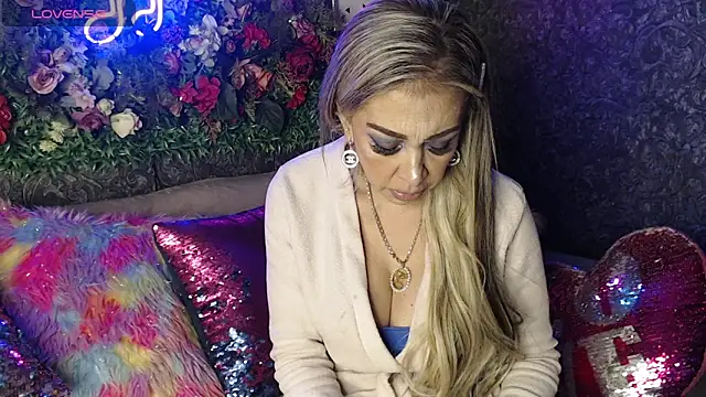 Snapshot of EvelinaGrey chatting on 31, 1, 2025 EvelinaGrey online show from 31, 1, 2025