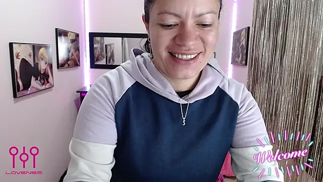 Cristal w online show from 17, 10, 2025