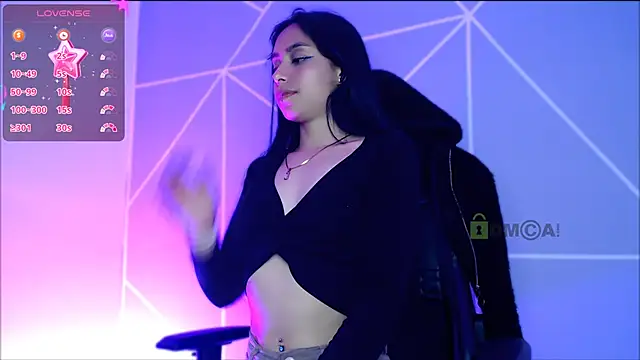 Snapshot of lilylouisee chatting on 12, 10, 2025 lilylouisee online show from 12, 10, 2025