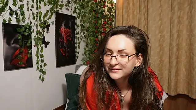 NaughtYHomemadE online show from 9, 10, 2025