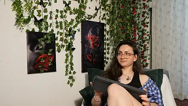 NaughtYHomemadE online show from 21, 10, 2025