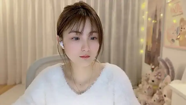 Snapshot of SHUIshui_ chatting on 4, 1, 2025 SHUIshui online show from 4, 1, 2025