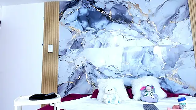 Snapshot of luna_hoott chatting on 10, 10, 2025 luna hoott online show from 10, 10, 2025