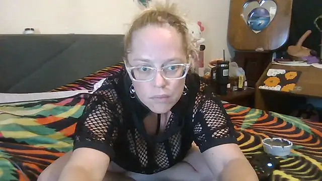 Snapshot of Toybox13_Pika chatting on 24, 11, 2025 Toybox13 Pika online show from 24, 11, 2025