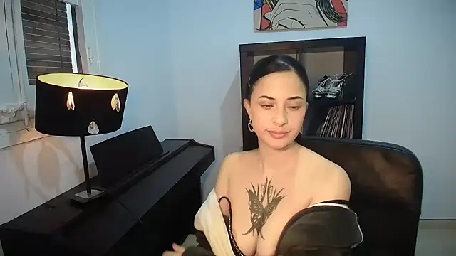 Snapshot of Windy_butterfly chatting on 24, 9, 2025 Windy butterfly online show from 24, 9, 2025