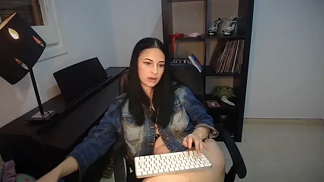 Snapshot of Windy_butterfly chatting on 15, 10, 2025 Windy butterfly online show from 15, 10, 2025