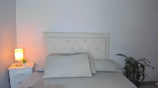 Snapshot of MELISSA_ALVAREZ chatting on 8, 10, 2025 MELISSA ALVAREZ online show from 8, 10, 2025