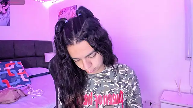 Snapshot of Megan_Miles02 chatting on 14, 11, 2025 Megan Miles02 online show from 14, 11, 2025