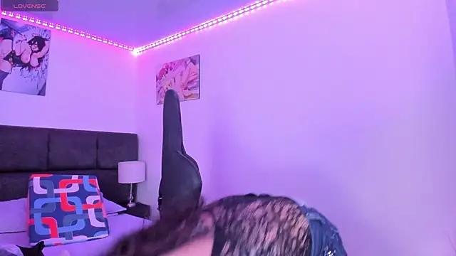 Snapshot of Megan_Miles02 chatting on 15, 11, 2025 Megan Miles02 online show from 15, 11, 2025