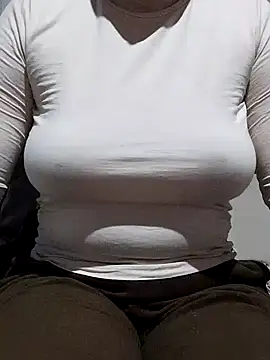 Snapshot of Elaa_Su chatting on 31, 1, 2025 Elaa Su online show from 31, 1, 2025