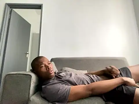 liluxxx32 online show from 19, 1, 2026