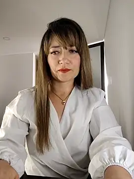 Snapshot of tata_laima__ chatting on 4, 11, 2025 tata laima online show from 4, 11, 2025