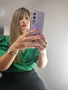 Snapshot of tata_laima__ chatting on 5, 11, 2025 tata laima online show from 5, 11, 2025