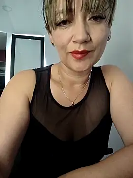 Snapshot of tata_laima__ chatting on 18, 11, 2025 tata laima online show from 18, 11, 2025