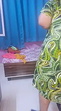 Snapshot of Ravina_patil1 chatting on 3, 3, 2025 Ravina patil1 online show from 3, 3, 2025