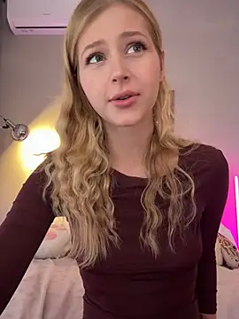 Snapshot of LunaRase chatting on 12, 3, 2026 LunaRase online show from 12, 3, 2026