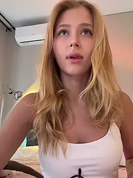 Snapshot of LunaRase chatting on 14, 3, 2026 LunaRase online show from 14, 3, 2026