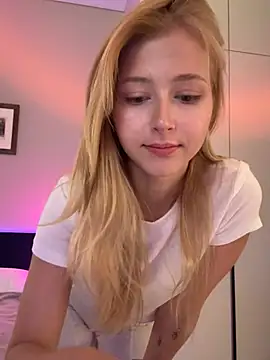 Snapshot of LunaRase chatting on 16, 3, 2026 LunaRase online show from 16, 3, 2026