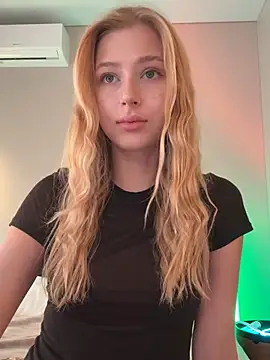 Snapshot of LunaRase chatting on 17, 3, 2026 LunaRase online show from 17, 3, 2026