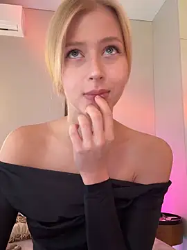 Snapshot of LunaRase chatting on 20, 3, 2026 LunaRase online show from 20, 3, 2026