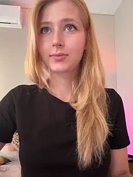 Snapshot of LunaRase chatting on 23, 3, 2026 LunaRase online show from 23, 3, 2026