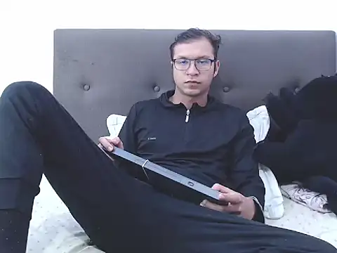 andy loverxx online show from 7, 2, 2026