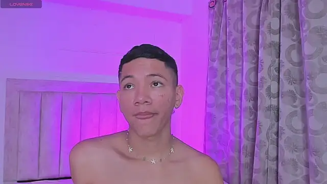 JulianRose 1 online show from 10, 1, 2025