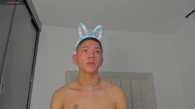 JulianRose 1 online show from 7, 2, 2026