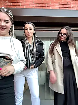 Snapshot of TwixCouple chatting on 6, 11, 2025 TwixCouple online show from 6, 11, 2025