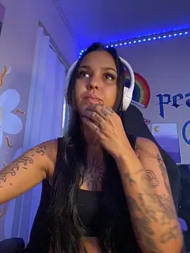 Snapshot of poliannaxx chatting on 23, 11, 2025 poliannaxx online show from 23, 11, 2025