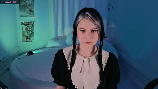 Snapshot of Lil_Amelie chatting on 14, 10, 2025 Lil Amelie online show from 14, 10, 2025