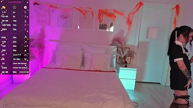 Snapshot of Lil_Amelie chatting on 7, 11, 2025 Lil Amelie online show from 7, 11, 2025