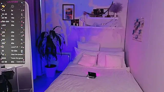 Snapshot of Lil_Amelie chatting on 15, 11, 2025 Lil Amelie online show from 15, 11, 2025