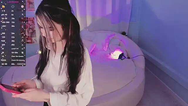 Snapshot of Lil_Amelie chatting on 27, 11, 2025 Lil Amelie online show from 27, 11, 2025