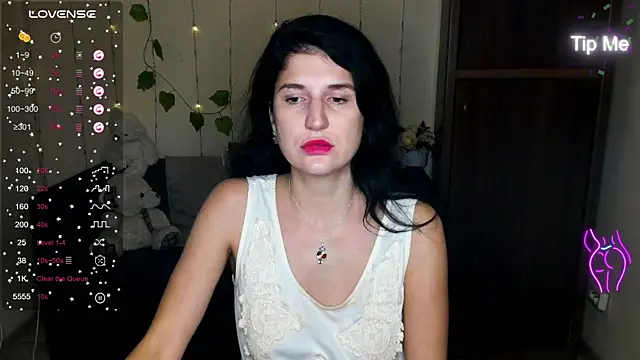 Alianna Solo Kisses online show from 11, 1, 2025