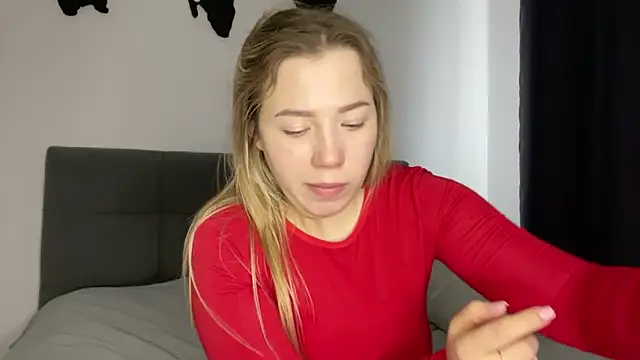 Embersweetbunny online show from 16, 1, 2025