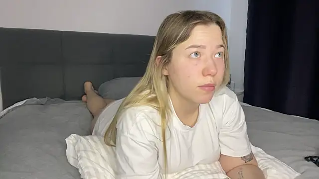 Embersweetbunny online show from 21, 1, 2025