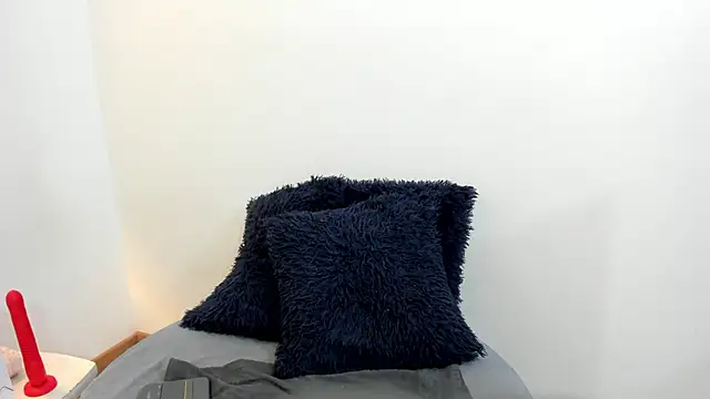 Lizzie Williams  online show from 27, 11, 2025