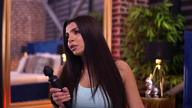 Snapshot of NicoleCellini chatting on 17, 10, 2025 NicoleCellini online show from 17, 10, 2025