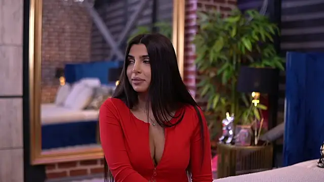 Snapshot of NicoleCellini chatting on 16, 11, 2025 NicoleCellini online show from 16, 11, 2025