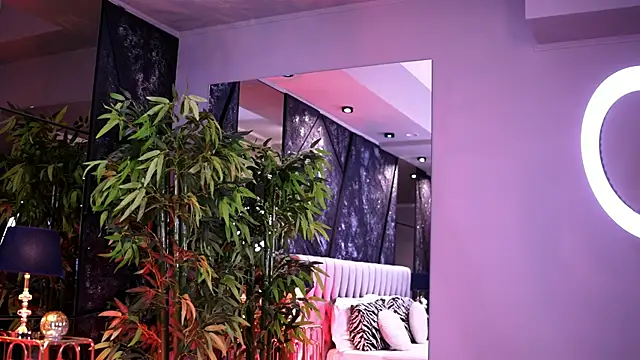 NicoleCellini online show from 6, 1, 2026