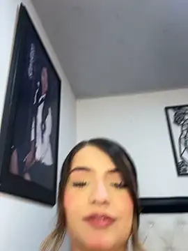 Amelia Honney  online show from 12, 11, 2025