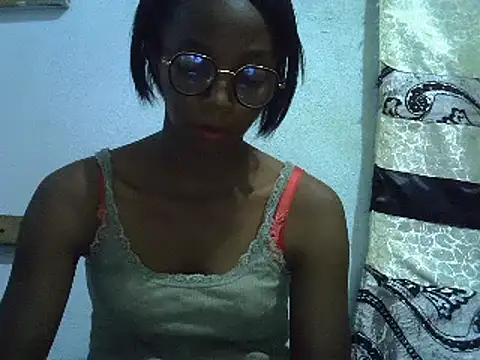 Snapshot of ElianeHot chatting on 17, 2, 2025 ElianeHot online show from 17, 2, 2025