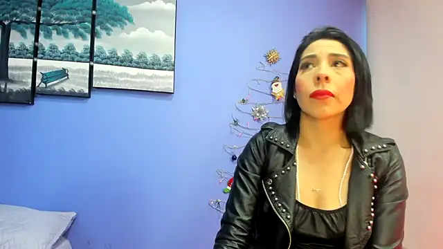 Snapshot of AdelleLennox_cg chatting on 13, 12, 2024 AdelleLennox cg online show from 13, 12, 2024