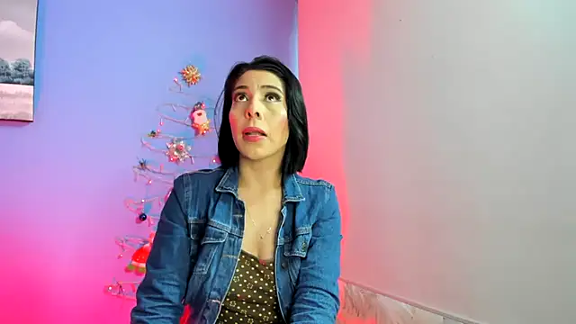 Snapshot of AdelleLennox_cg chatting on 27, 12, 2024 AdelleLennox cg online show from 27, 12, 2024